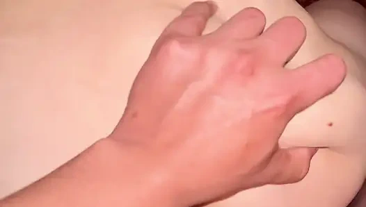 Fit kene vücudu ve kalp şeklindeki göt domaltılarak sikiliyor