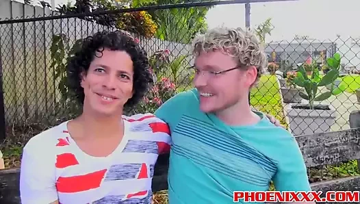 Freddys uzun kesilmemiş horoz ram içine twinks sıkı popo deliği