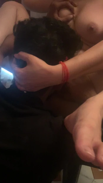 Вода вышла наружу, сосу сводный брат