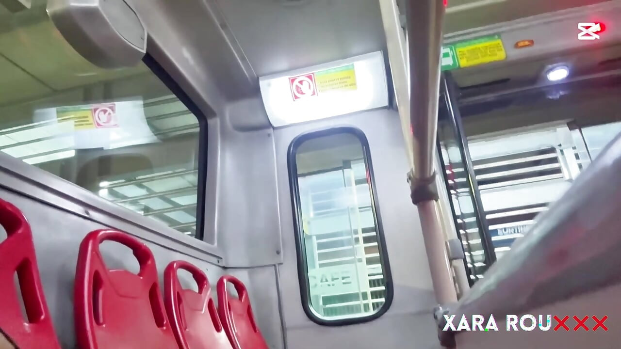 Metroda çok ateşli mastürbasyon yapıyorum