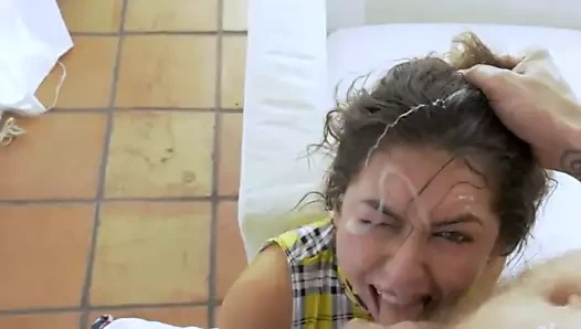 Yüz bakımı sırasında çok fazla nefret