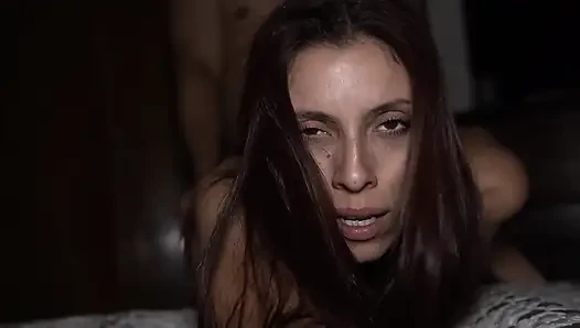 Lynn Scream, Benim Onun Kocası Olduğumu Unutuyor Ve Teslimatçı Nicoph Cuckold Real Tarafından Sevişiyor