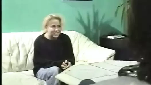 sevimli küçük sarışın