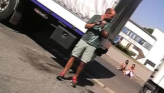 Irklararası Sert Sikiş: Büyük Zenci Yarağı Sikişi, Sakso Ve Yüze Boşalma