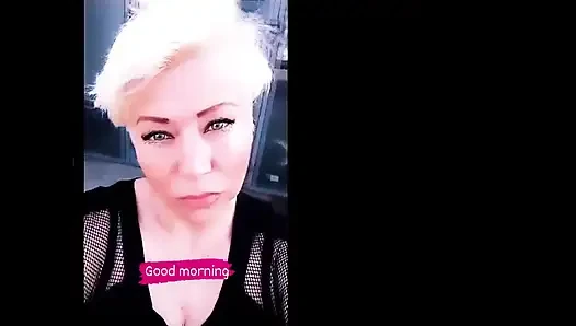 Karım harika bir web kamerası sürtüğü-12 vahşi orta yaşlı seksi kadın çıplak büyük memeli dans ediyor