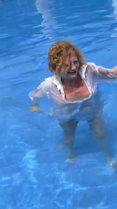 "Islak asetatlar"dan büyüleyici bir an.