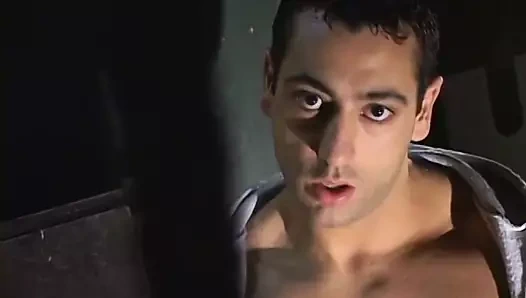 kıç yanakları yayılırken ve sana bakarken iri parça gerizekalı kapalı