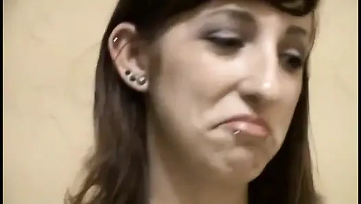 Erkek arkadaşımın büyük yarağı için çıldırıyorum