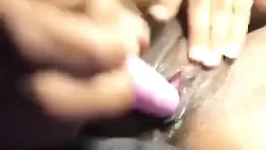 Olgun çift seksi üvey kızlarını yatak odasına götürüyor