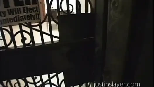 Büyük siyah bambunuzu ıslak tıraşlı amcığıma itin ve beni bir fahişe olarak güçlü sikin!!