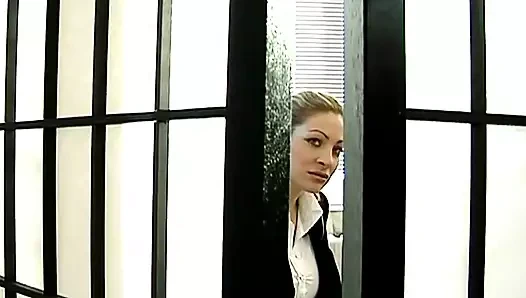 Cynthia Vellons ve Kathy Sweet iki sarışın özentisi