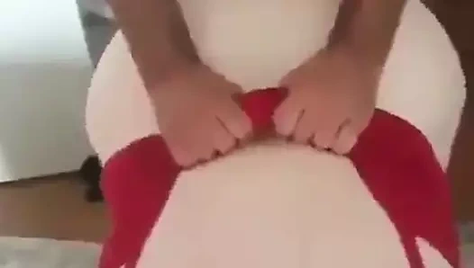 Annem yine sikiliyor