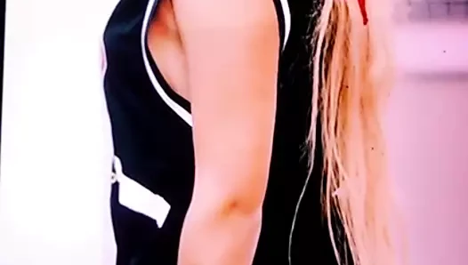 Karol g götüne boşalma