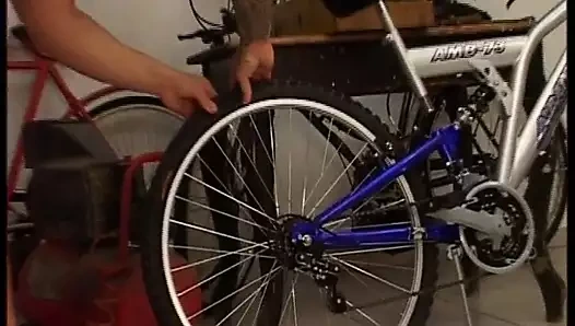 Tania alır bir büyük horoz