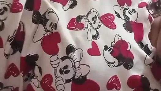 Une Sri-lankaise séduit son partenaire par appel vidéo jusqu’à l’orgasme Juste l’amour avec de gros seins et une chatte mouillée
