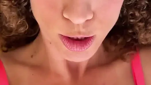 Üvey anne üvey oğlunun bekaretini alıyor! İlk kez büyük dölleme! Artık doyumsuz. Deliklerimi kullanmaya devam ediyor ev