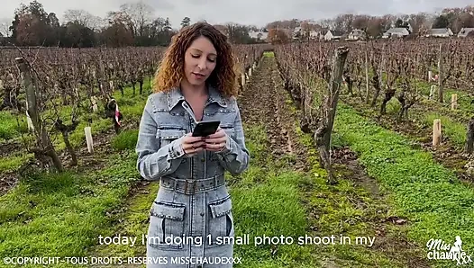 Beni Bir Çiftçi Tarafından Traktörde Seviştiriyorum, O Da Üzüm Bağlarında Beni Şaşırtıyor