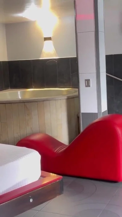 Незабываемый момент из "Латина возбужденная задница трахает хуя садовника и в конечном итоге полна молока"