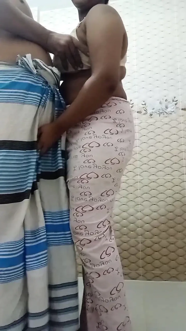 Gerçek çiftin banyo gösterisi