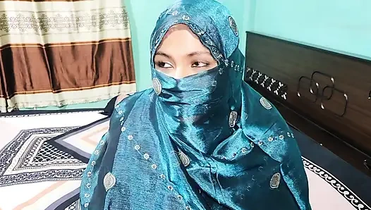 Tesettürlü üvey kız kardeşimin amını siktim.