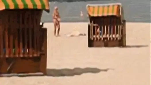 Sex mit geiler Urlauberin am FKK Starnd Scharbeutz
