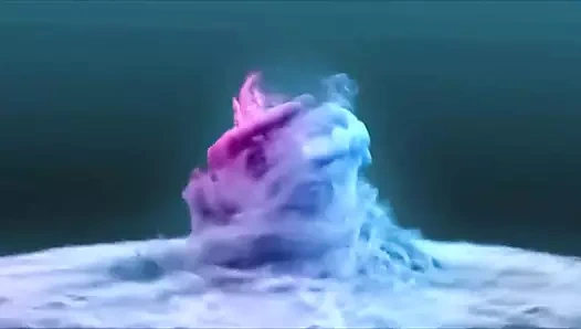 Kölemin ağzına işiyorum.