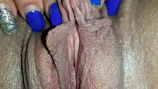 Dev klitorisimin içine boşalıyor