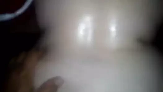 Kız arkadaşımı kanser banyosunda kızartıyorum