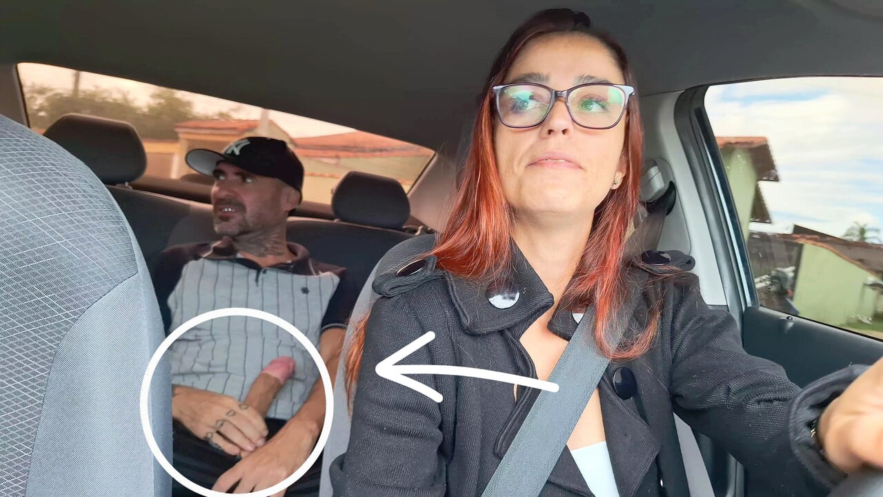 Yaramaz uygulama sürücüsü yolcuları arkadan mastürbasyon yaparken yakalıyor!