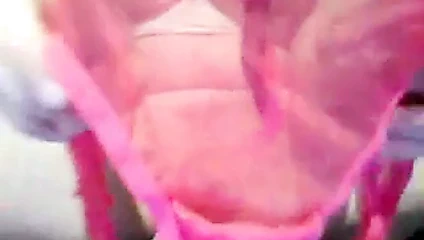 Pembe külot içinde benim ıslak kedi