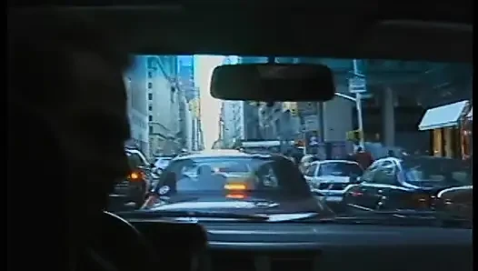 Şehir trafiğinde onu arabada küçük düşüren sapık ile banliyö kızıl saçlı araba sikişiyor