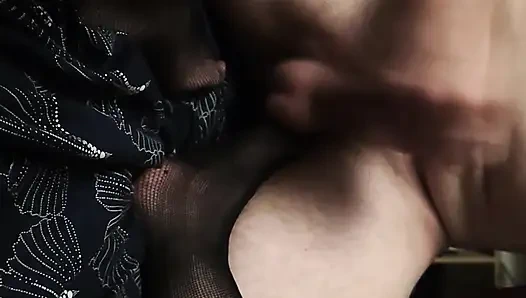 Массаж хвоста моей обувью