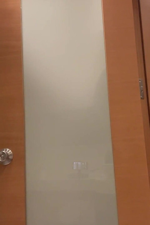 Meme işinden sonra ilk duş - boşalıyor, şişiyor ve morarıyor