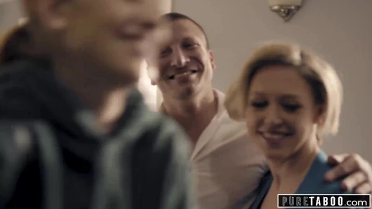 Saf tabu üvey anne-baba ve üvey kardeş hoşgeldin yeni kız kardeş