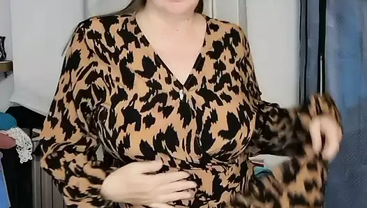 Şık ve sofistike: büyük memeli ateşli gilf mariaold'un striptiz dansı seansı