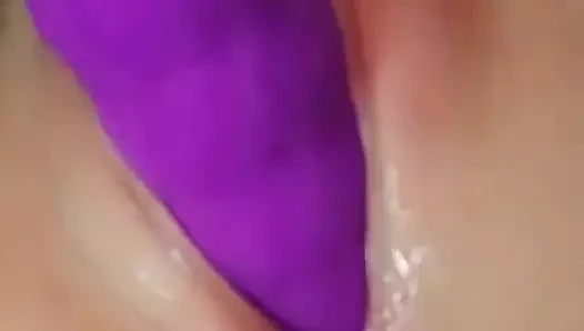 Bratty gotik kız dildoyla damlayan amcığını sikiyor