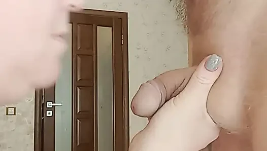 İri güzel orta yaşlı seksi kadın derin bir sakso çekiyor ve ağzına boşalıyor#4