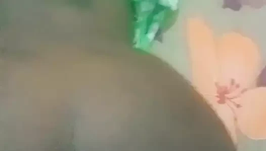 Sri Lankalı siyah tombul evli kadın sikişiyor