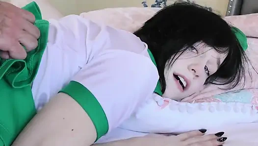 Remi Jones herkesin tatlı amını sikmesine izin veriyor