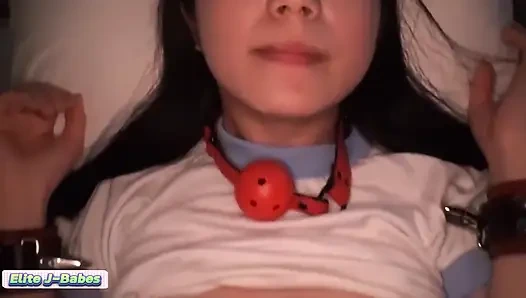 Sevimli kız bir aşk otelinde gizli buluşma, arzuyla sırılsıklam, derinlere istiyor!