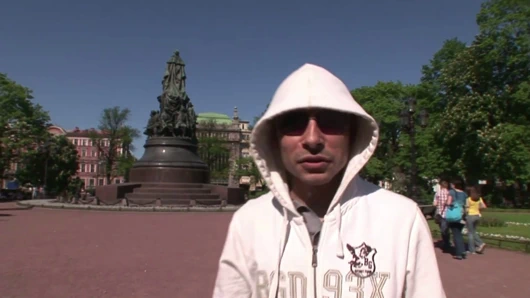 Sıcak bir kar prensesi için çok sert bir çift penetrasyon!