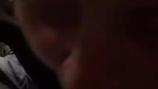 Me lo succhia con la mascherina abbassata - ita