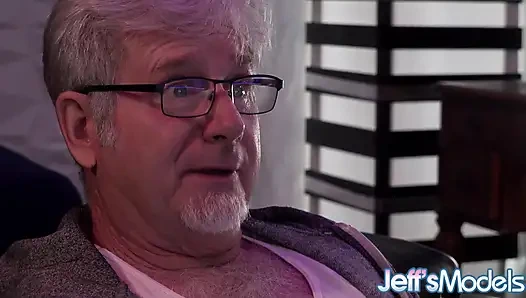 Lezbiyen tombul sürtükler Lila ve Tiffany iyi bir şov yapıyor