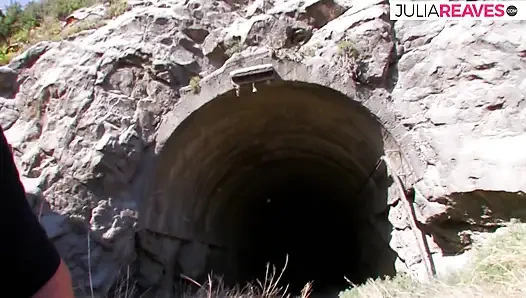 Serseri üvey kız kardeş anal seks yapıyor ve aşırı orgazm oluyor