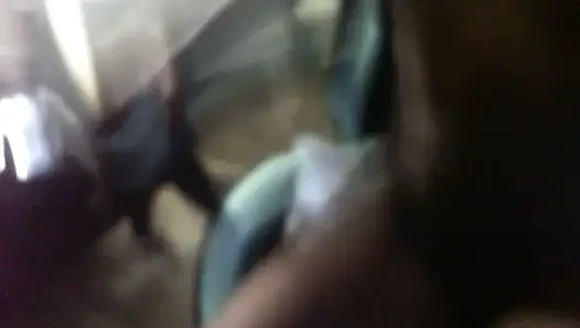 Götümü sallıyorum