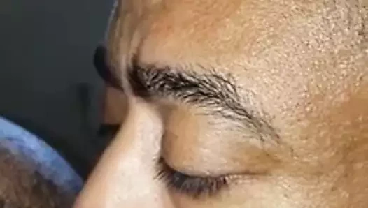 Kenar - kıllı seğiren olgun delik iyi bir ıslak dile değer