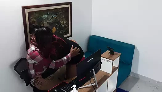 Benim sürtük patron geliyor için emmek benim çük bölüm 1