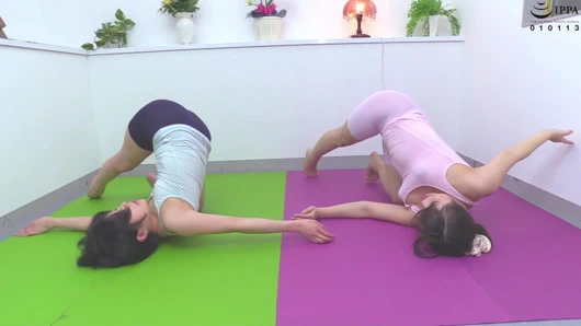 Lezbiyen anal ateşli öpüşme 2