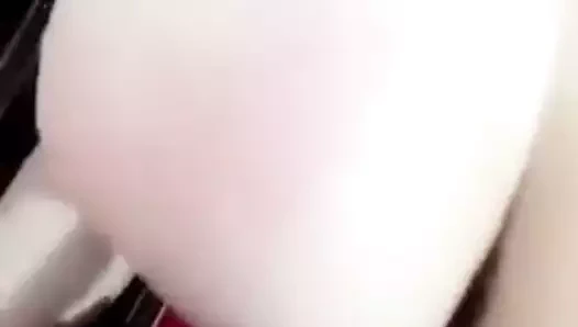 Claque Sur les fesses de ma Sarah