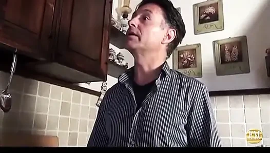 İnanılmaz ateşli kız şimdi yarak istiyor